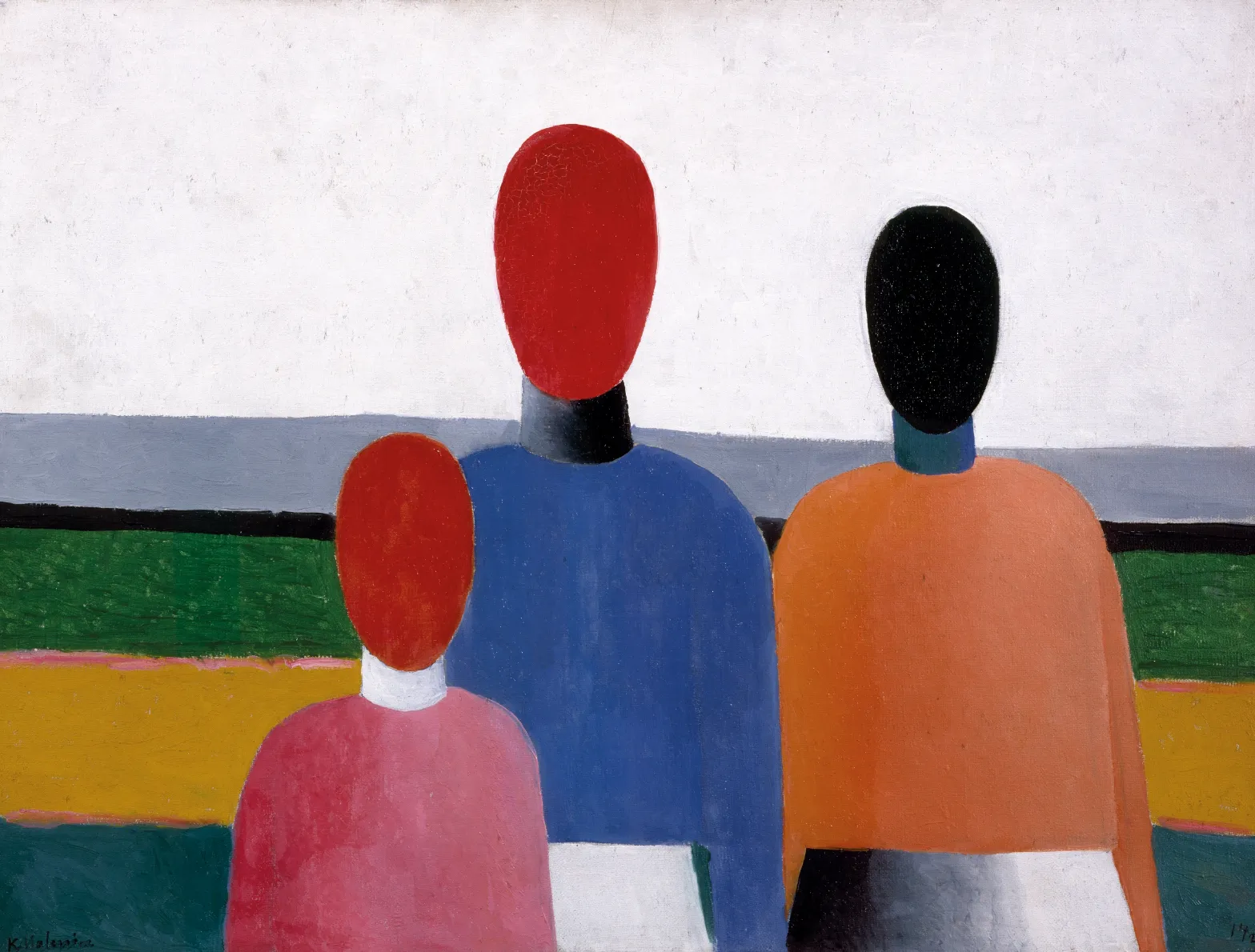 Три женские фигуры